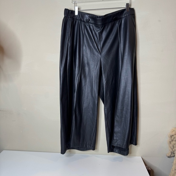 Lane Bryant Pintuck Wide Leg Culotte Pants Elastic Waist Faux Leather Black 16 - Picture 1 of 8